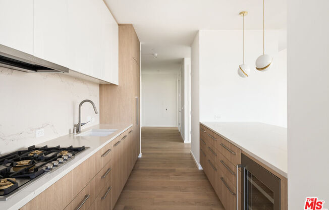 3 beds, 3.5 baths, 2,864 sqft, $17,937, Unit 5802