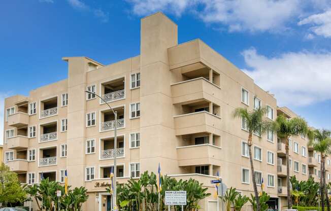 Apartment Building in Los Angeles