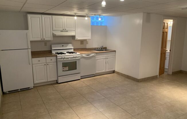 Studio, 1 bath, $1,125, Unit 112B
