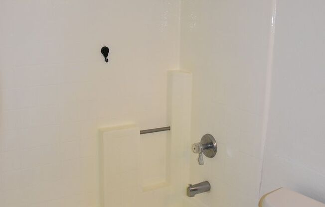3 beds, 2.5 baths, $4,350, Unit # 11