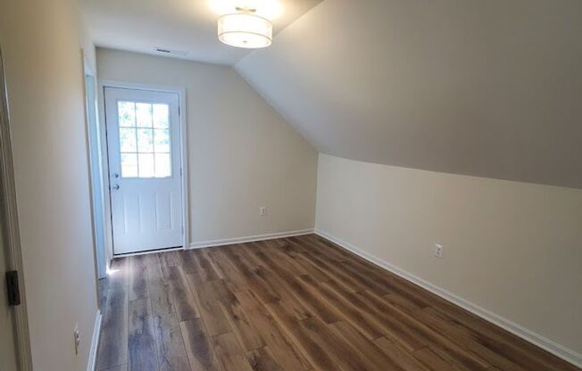 1 bed, 1 bath, $1,450, Unit 5511 Carter Ave. Unit 3