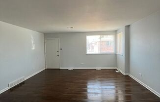 2 beds, 1 bath, $1,395, Unit 3