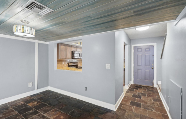 156 W DOUGLAS RD