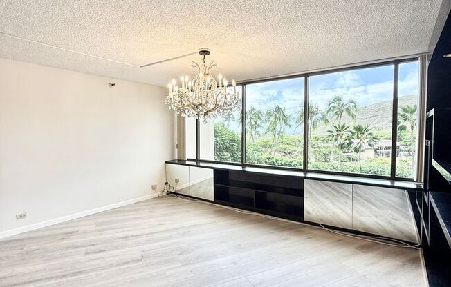 2/br/2ba/2pkg Condo with Amenities! Small dog negotiable