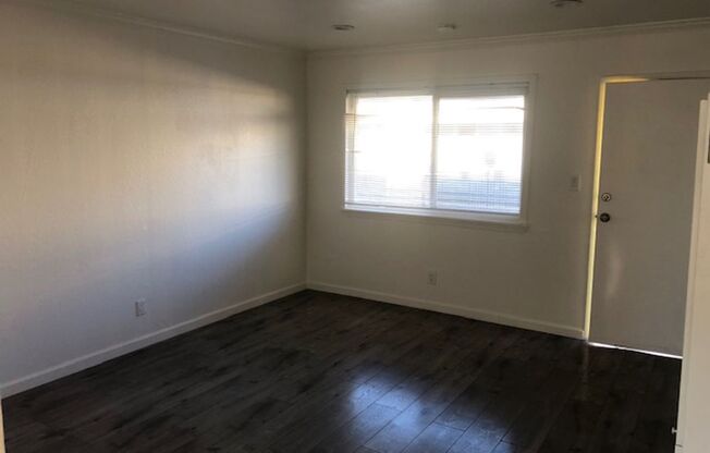 1523 8th Ave, Oakland, CA 94606