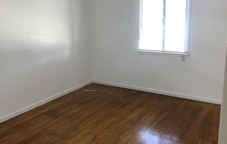 3 beds, 1 bath, $4,295