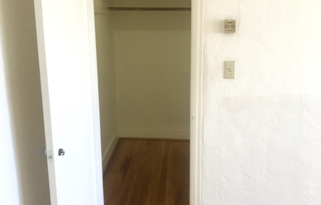 N0108 - Laurelview Apartments