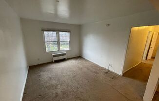 1 bed, 1 bath, 750 sqft, $950, Unit 7D