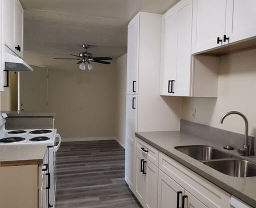 2 beds, 1 bath, 780 sqft, $2,500, Unit 327