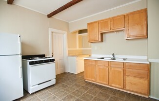 3221 N Newhall