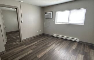 1 bed, 1 bath, 680 sqft, $750, Unit 112