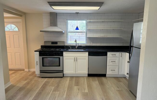 Remodeled 3/2 in the Heart of Gainesville!