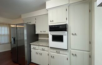 3 beds, 2 baths, $2,400