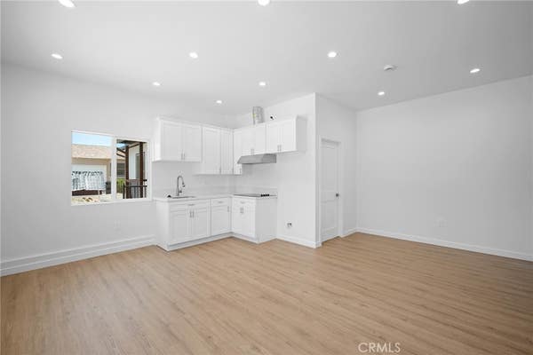 10943 NASSAU AVE