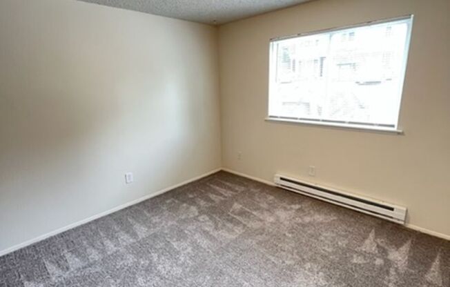 2 beds, 1 bath, $1,500, Unit #06