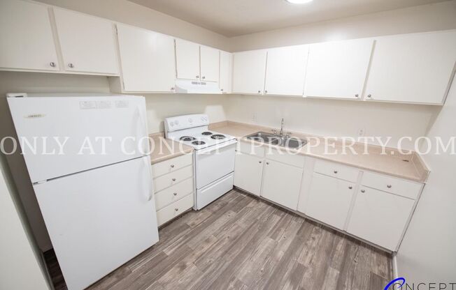 1 bed, 1 bath, 600 sqft, $1,165, Unit B10