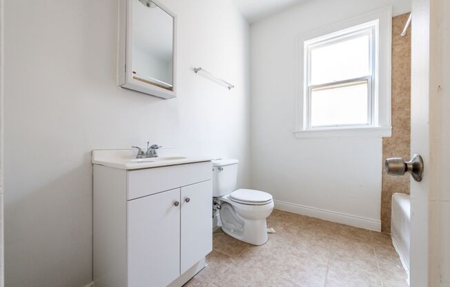 8227 S Marshfield