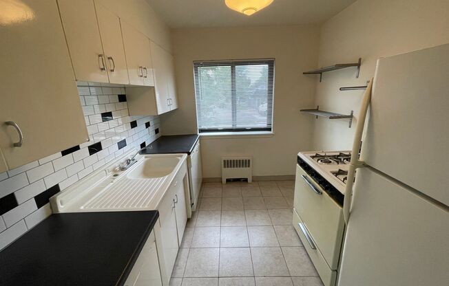 1 bed, 1 bath, 645 sqft, $1,058, Unit 632-4