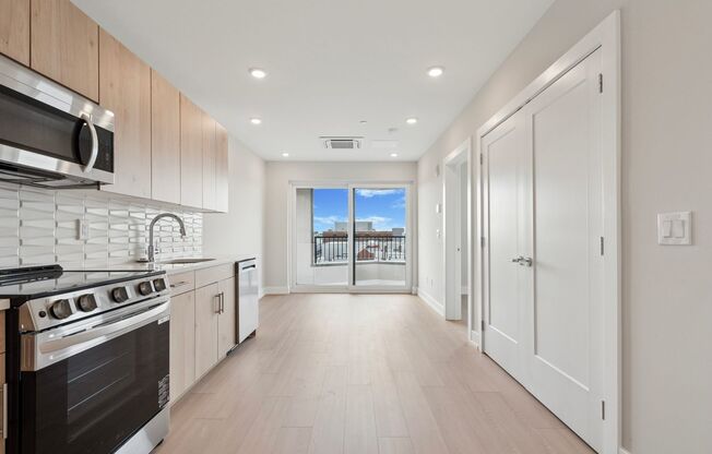 1 bed, 1 bath, 481 sqft, $1,765, Unit Unit 627