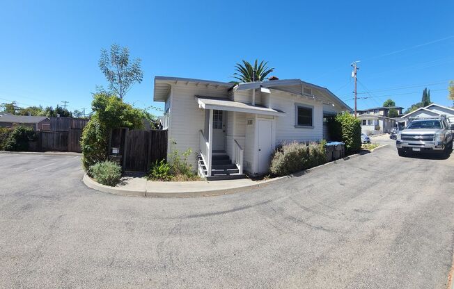 Cute standalone Bungalow in SLO!