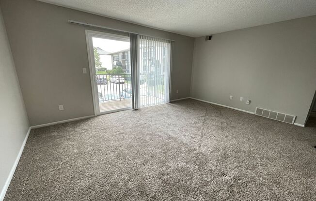 2 beds, 1 bath, 945 sqft, $1,325, Unit 8723-302