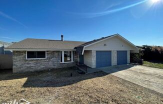 Charming 3 Bedroom, 2 Bath Home in West Yakima