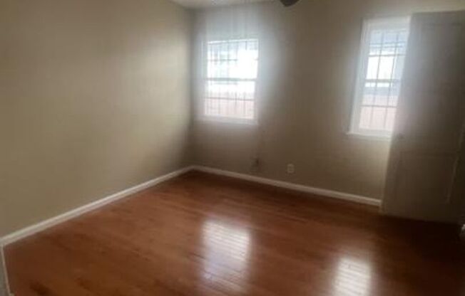 1100 West 39th Place 1