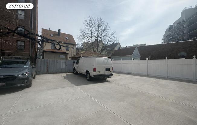 629 E 28 ST