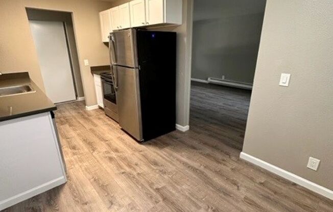 2 beds, 1 bath, 900 sqft, $1,800, Unit Unit 8