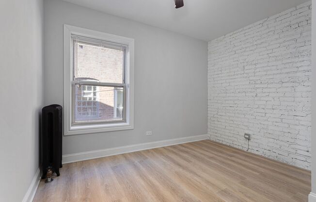2 beds, 1 bath, 561 sqft, $2,100, Unit 1633-3L