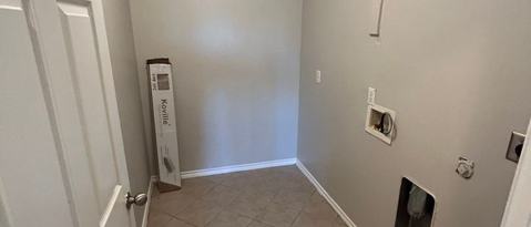 1983 CASTLE DR