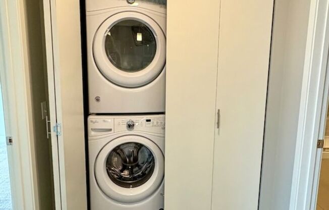 1 bed, 1 bath, 676 sqft, $1,425, Unit 323