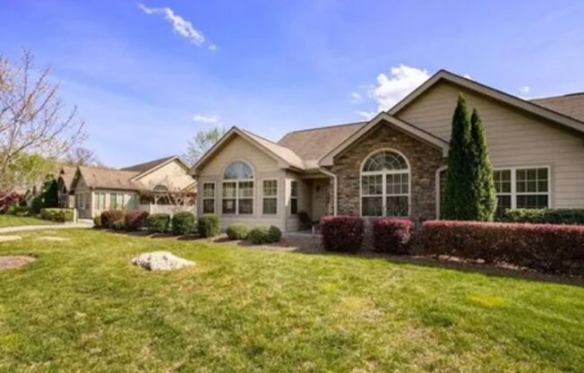 Beautiful 3 -bedroom in Plantation Ridge!