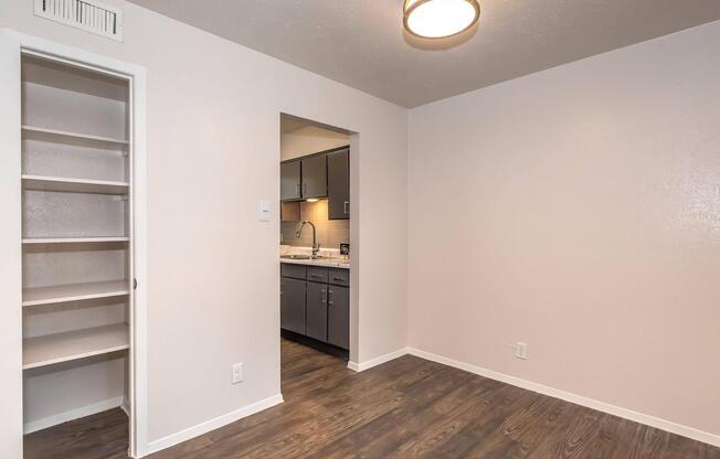 1 bed, 1 bath, 690 sqft, $1,189