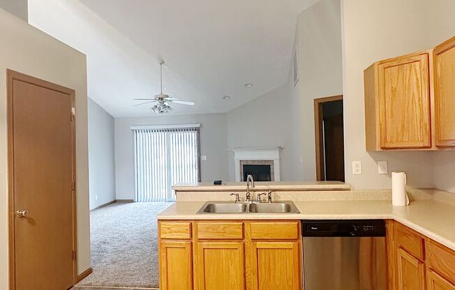 2 beds, 2 baths, $1,650