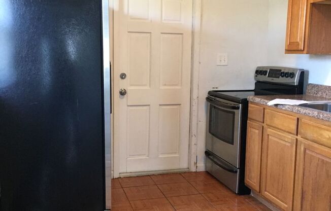 2 beds, 1 bath, $1,400