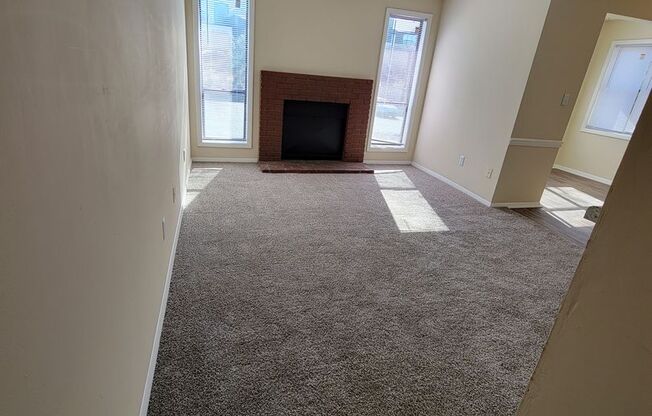 1 bed, 1 bath, 725 sqft, $1,055, Unit 202 S