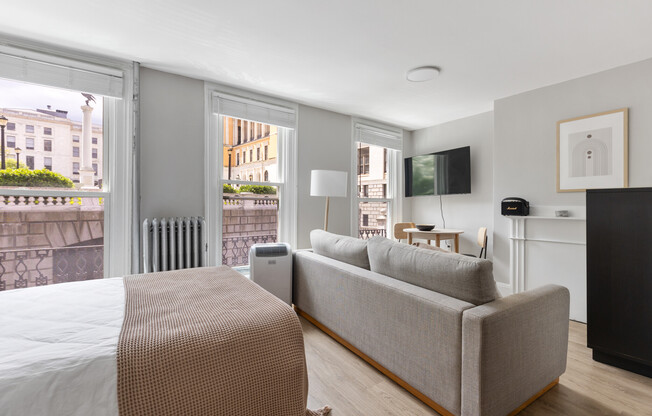 12 DERNE ST