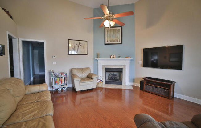 Upscale 3 to 4 BR home in The Willows at Leland. Two car garage, community pool!