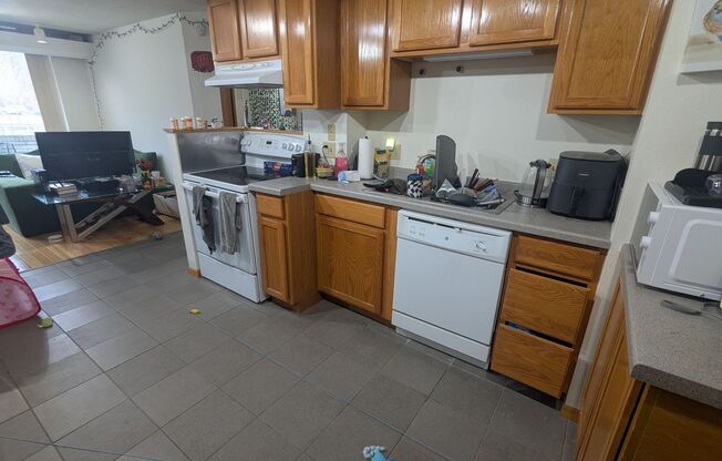 1 bed, 1 bath, 620 sqft, $1,450, Unit 215