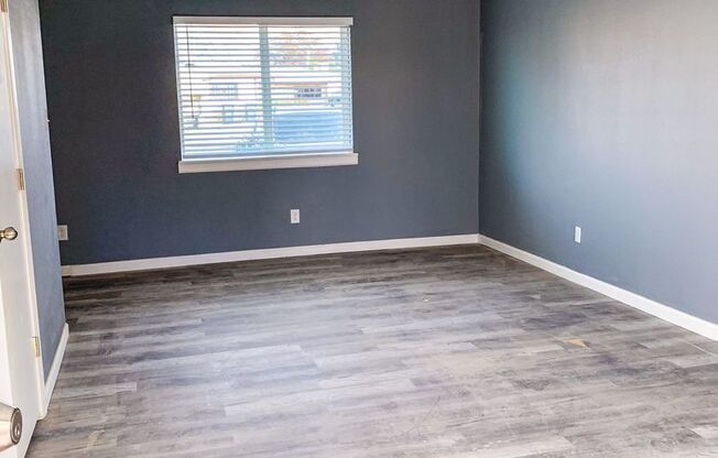 Beautiful Apartment Community with Residential Courtyard