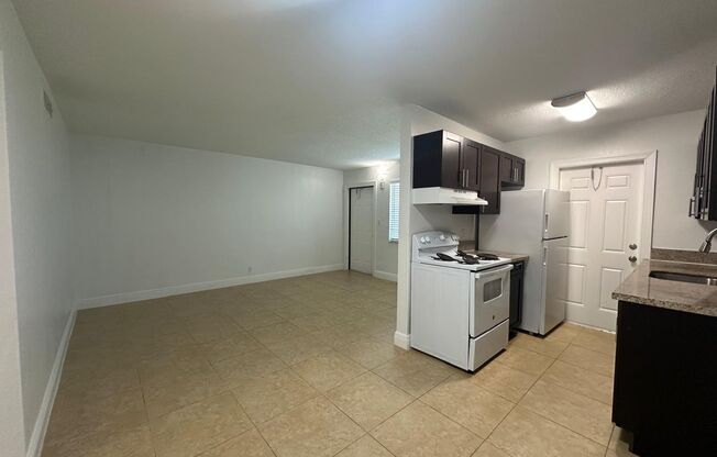 1 bed, 1 bath, $1,595, Unit 121