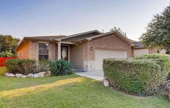 AVAILABLE NOW this 3BR/2Bath 1-story in the Fox Grove sudivision of San Antonio