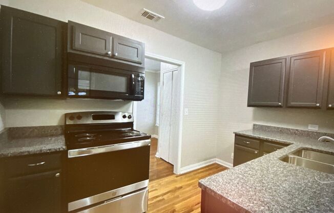 2 beds, 1 bath, $1,475