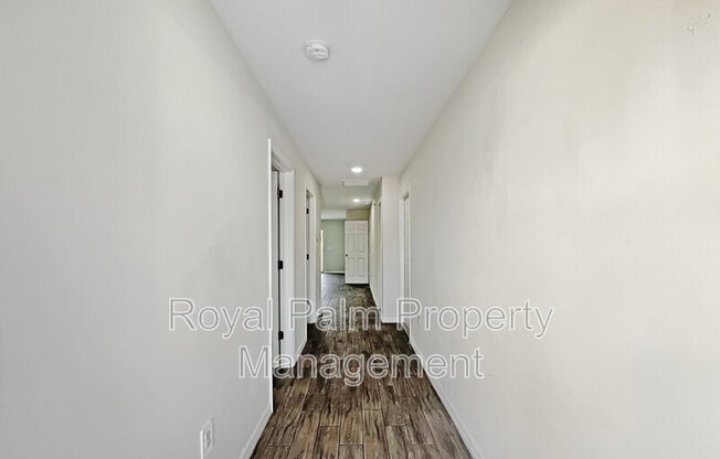 1304 W 12 ST