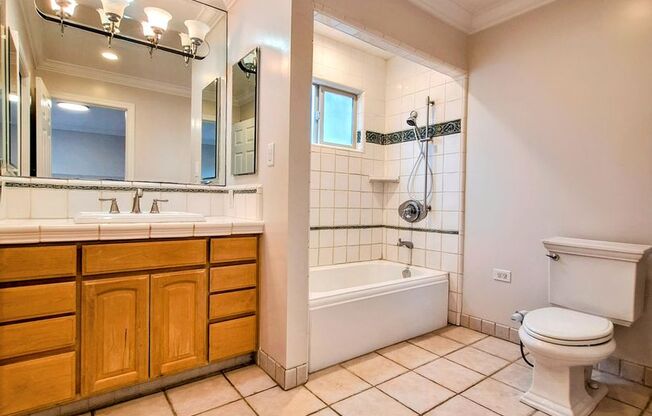 Beautiful Single Story House w/Low Maintenance Yards & In-unit Laundry