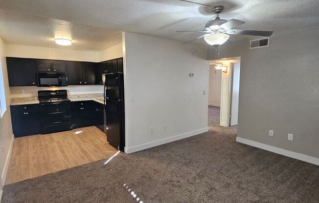 2 beds, 1 bath, 880 sqft, $1,350, Unit 206