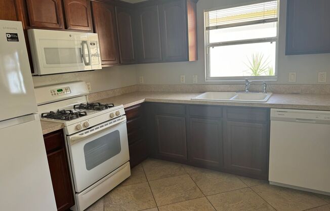 2 beds, 2 baths, $2,400