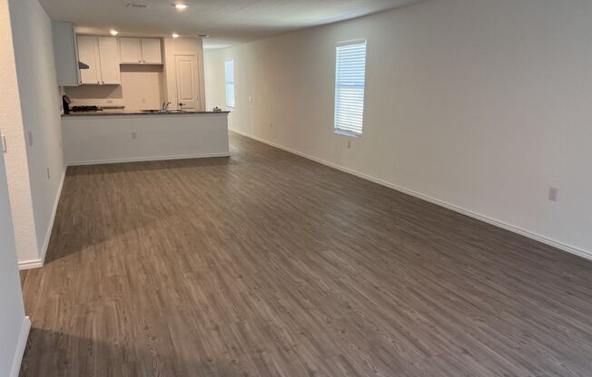 Spacious Single Story Home with Great Amenities in Mission Del Lago