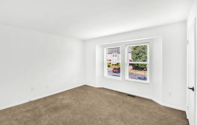 2 beds, 1.5 baths, 980 sqft, $1,895, Unit 2746 Gatewood Cir